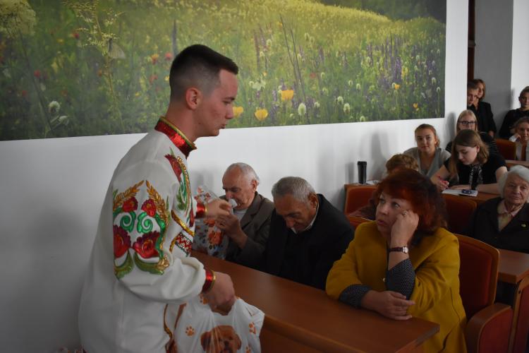 Students meeting with labor veterans