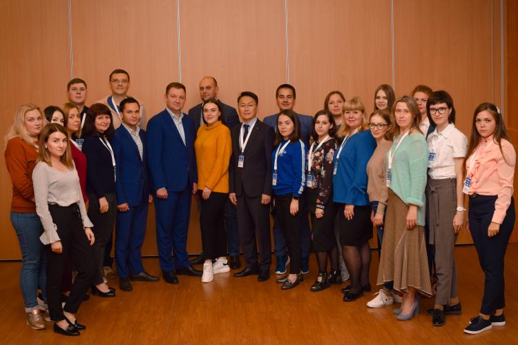 The first school of expert moderators in the framework of the project "Design solutions for young people"