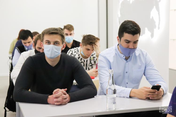 Meeting of students with agronomists "PhosAgro-Region" in the framework of the week of innovations