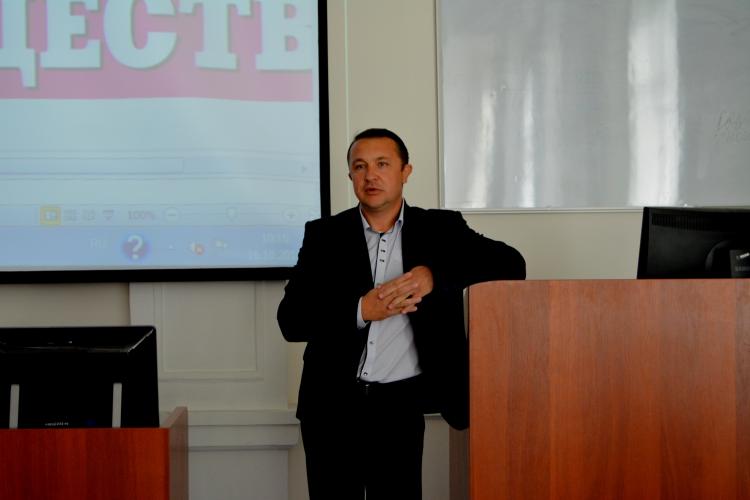 Students had a meeting with a safety adviser