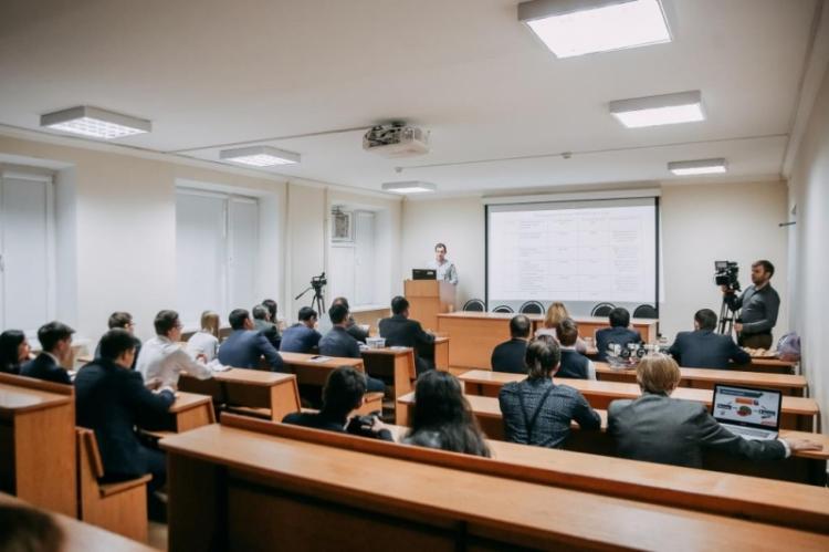 Доценты кафедры электротехники, автоматики и метрологии приняли участие в федеральной программе «УМНИК» в качестве членов жюри