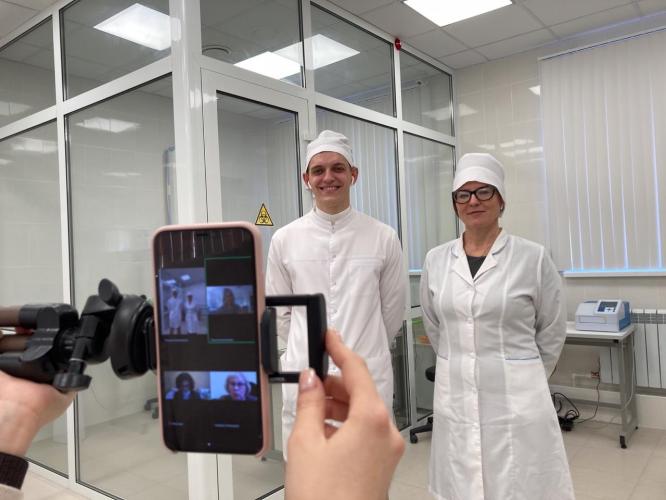Online meeting of SSAU scientists in the field of virology with schoolchildren of Stavropol