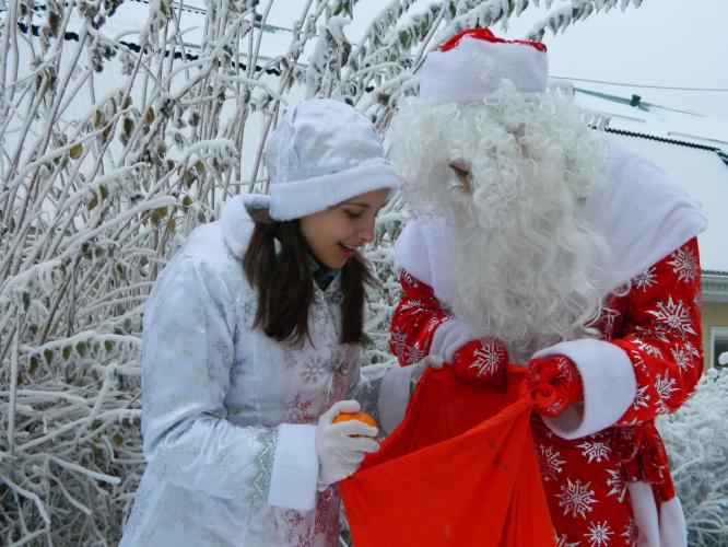 Gifts for children from volunteers of SSAU 