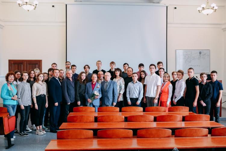 Встреча студентов с членом Союзов писателей и журналистов России Встреча студентов с членом Союзов писателей и журналистов России