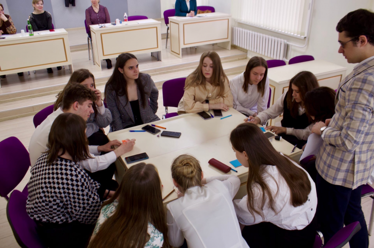 Open curatorial hours as part of the Pedagogical Debut 2022 competition